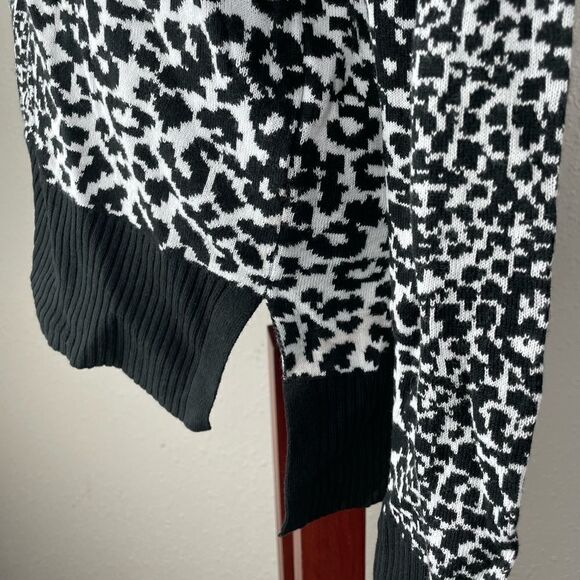 NWT Michael Kors Womens Black and White Animal Print Cowl Neck Sweater Size M - Picture 4 of 8